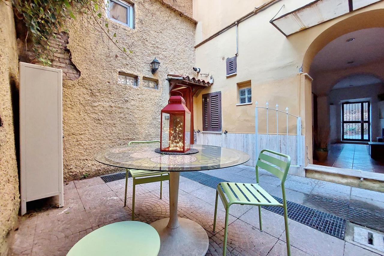 רומא 4Bnb - Cozy Vatican Loft With Terrace מראה חיצוני תמונה
